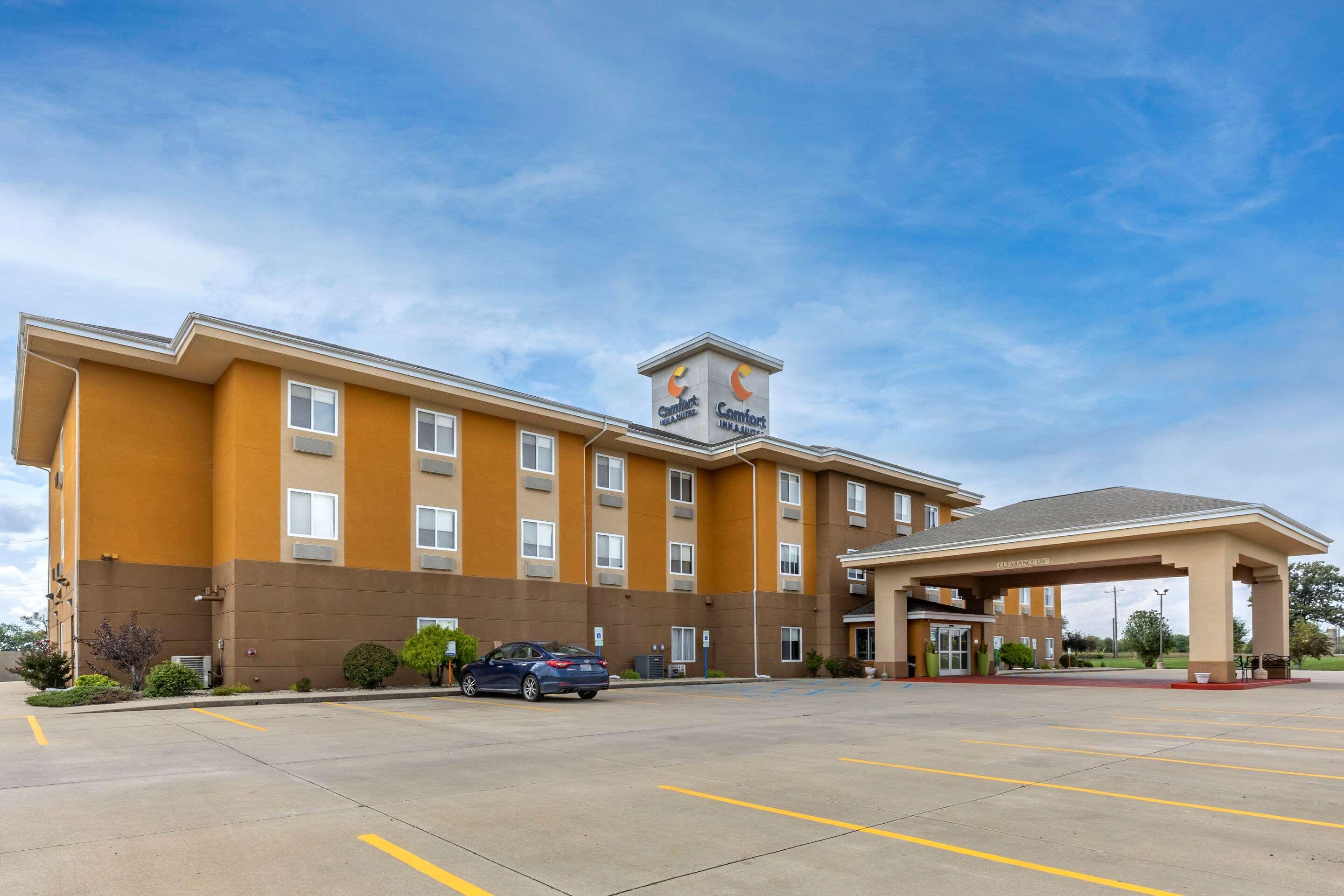 Comfort Inn & Suites Greenville I-70 Exterior foto