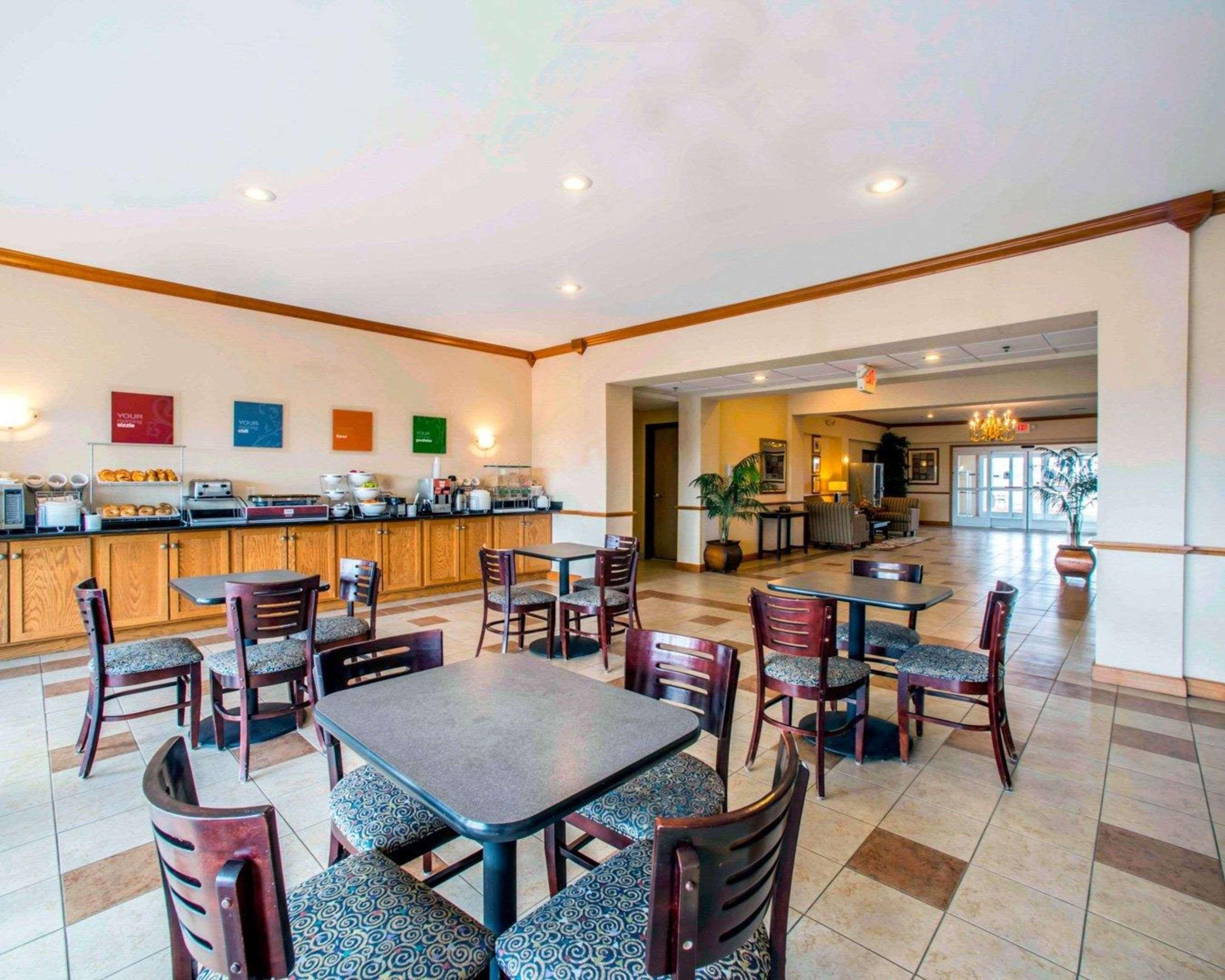 Comfort Inn & Suites Greenville I-70 Exterior foto