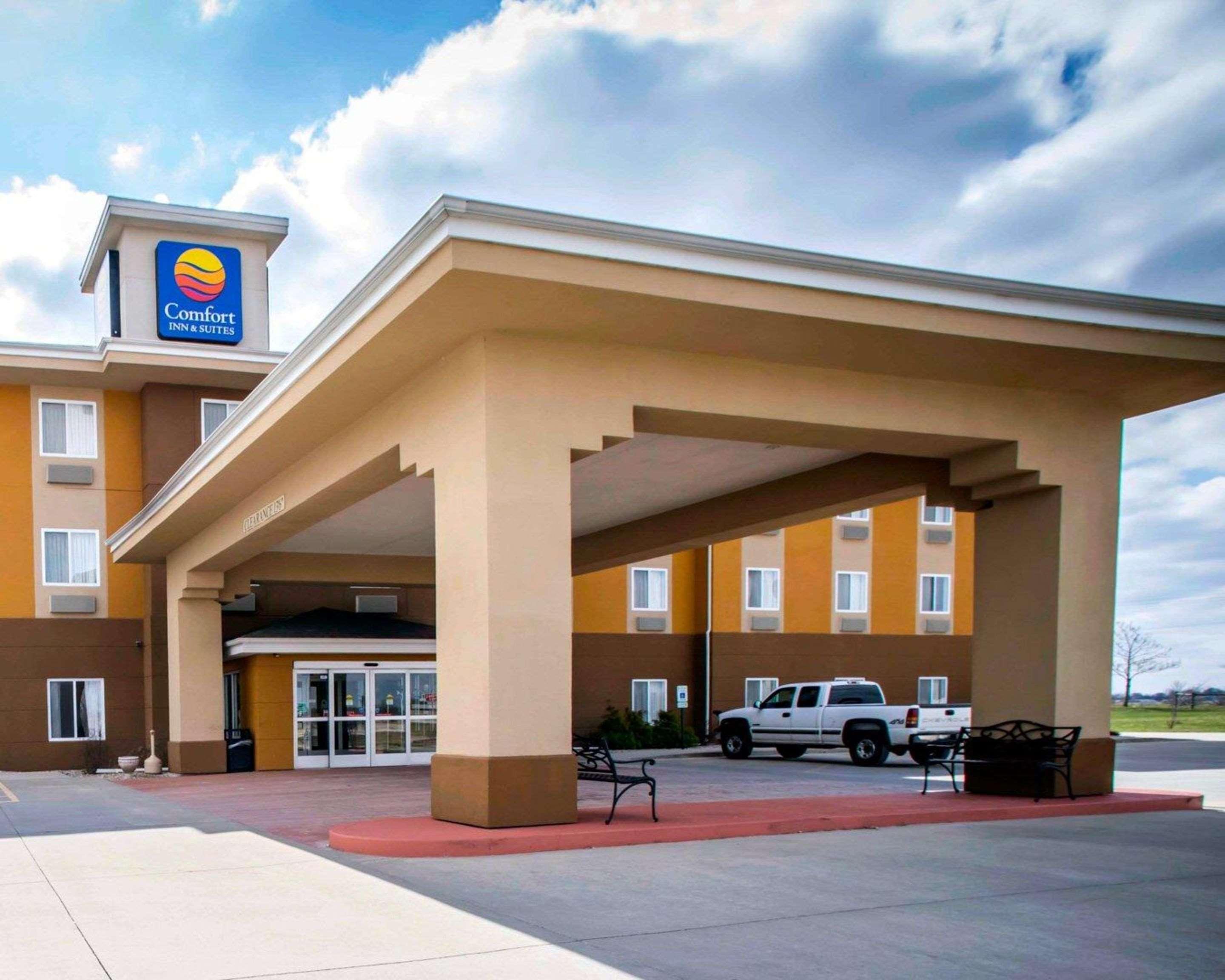 Comfort Inn & Suites Greenville I-70 Exterior foto